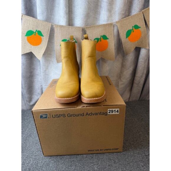 Frye Banana Campus Chelsea Ankle Boot Light Sand Distressed Leather 9.5 B - Picture 3 of 10